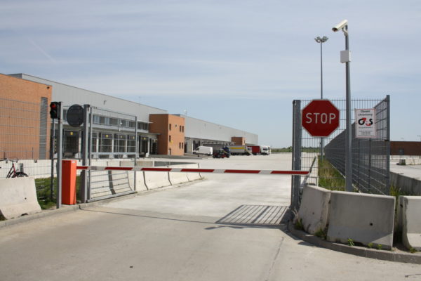NETTO - DOMASŁAW - CENTRUM MAGAZYNOWE - WJAZD