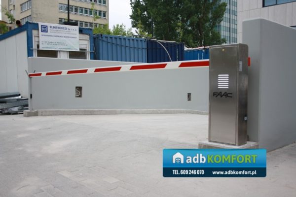 SZLABAN ELEKTROHYDRAULICZNY FAAC 642 INOX - POLITECHNIKA WROCŁAWSKA