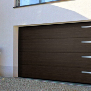 Brama garażowa segmentowa UniPro bez przetłoczeń z aplikacjami ozdobnymi 4