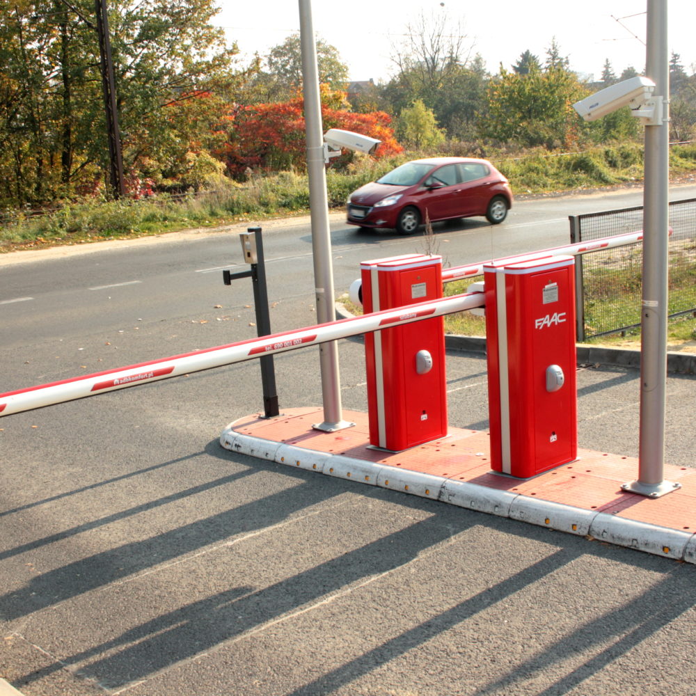 Szlabany i system kontroli dostępu na parking KGHM w Lubinie